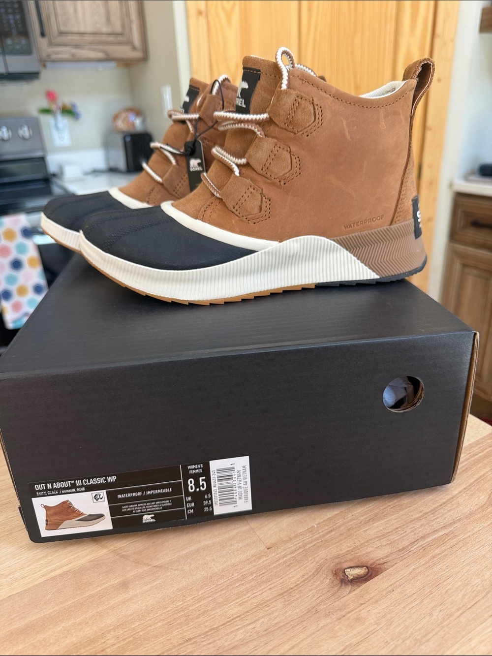 Sorel Brown and Black Womens Waterproof Lace-Up Boot BNIB